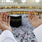 Beten zum Mekka während des Ramadan